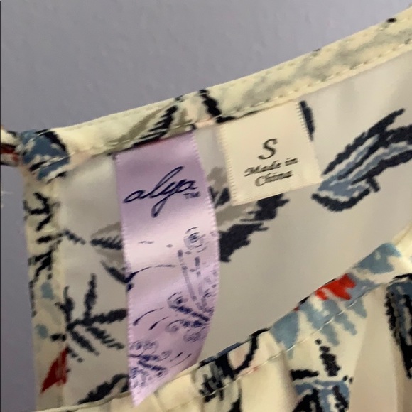 Francesca’s Spaghetti Strap Top - Picture 3 of 4